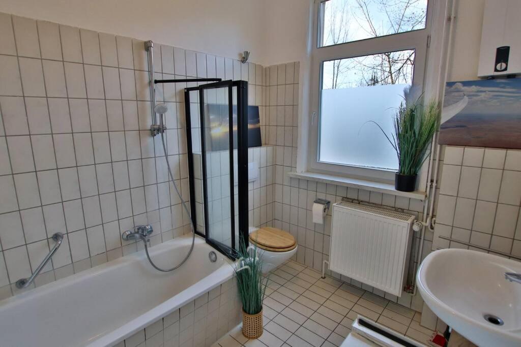 Tiny House Im Stadtzentrum! วัลส์โฮเดอ ภายนอก รูปภาพ